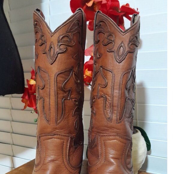 SOLD🔶️🔶️🔶️🔶🔶women's brown leather cowboy boots Frye brand pull on style 8B - Picture 3 of 12